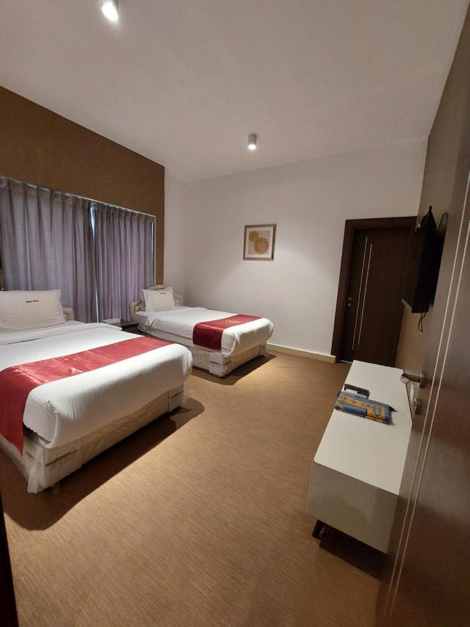 Eman House Aparthotel Salalah Bagian luar foto
